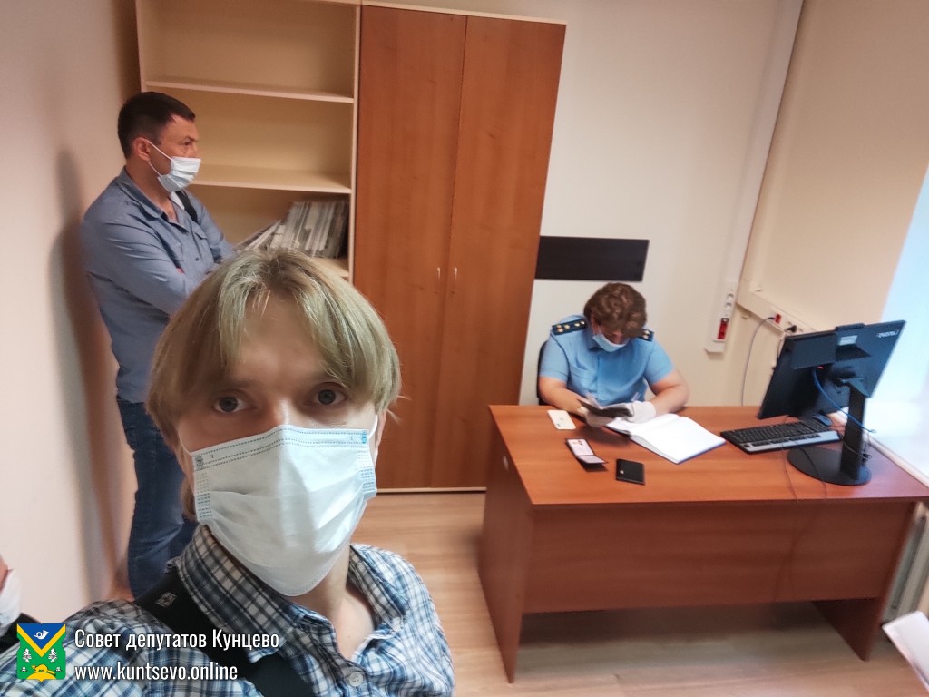 Прокурору Кунцево задали неудобные вопросы, ответ шокировал всех! Прокурору Кунцево задали неудобные вопросы, ответ шокировал всех!