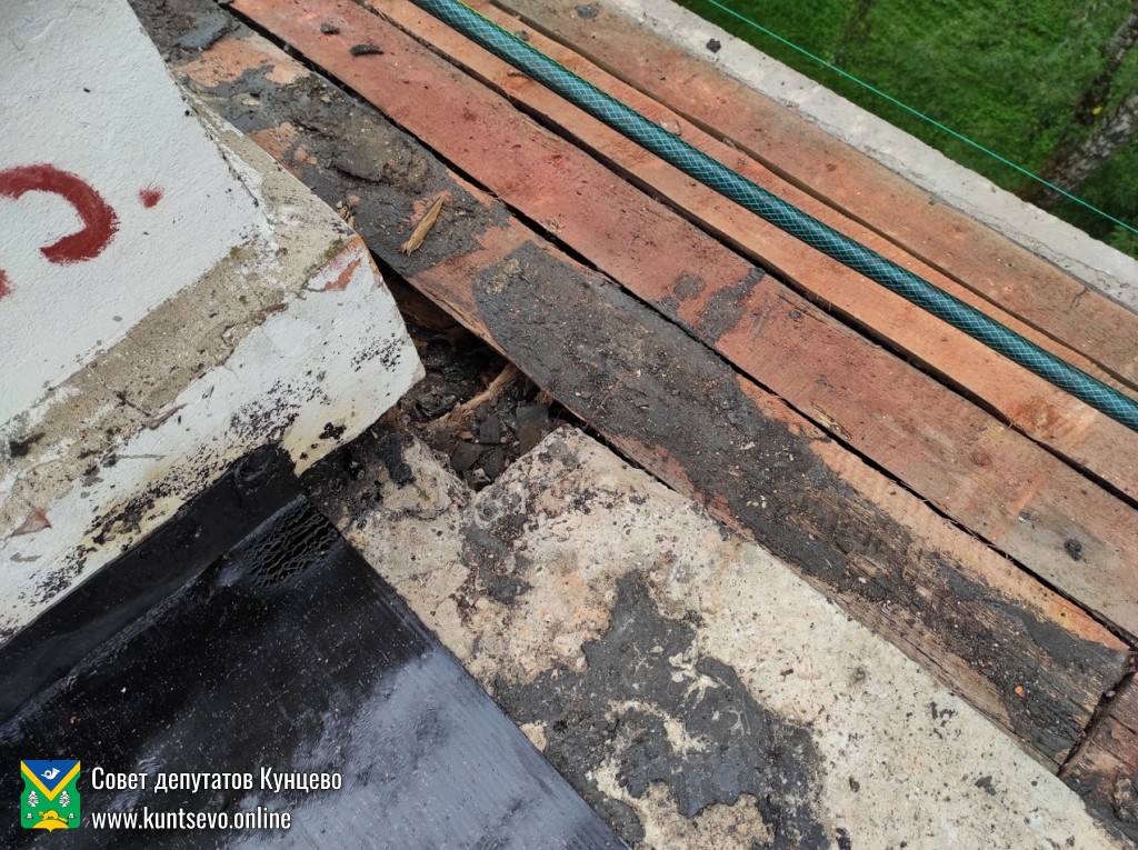 Провели проверку работ по капитальному ремонту на Новорублевской 13 3 Провели проверку работ по капитальному ремонту на Новорублевской 13 3