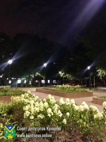 Работы по благоустройству сквера на Молодогвардейской улице закончены 4