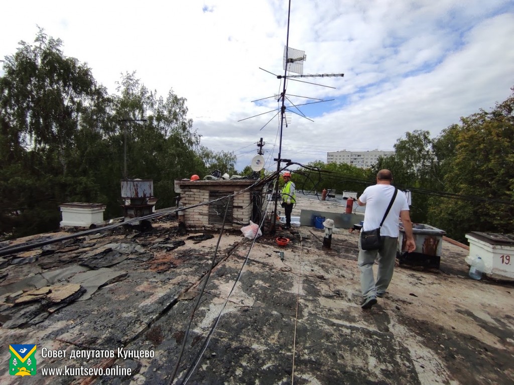 Провели проверку работ по капитальному ремонту на Новорублевской 13 11 Провели проверку работ по капитальному ремонту на Новорублевской 13 11