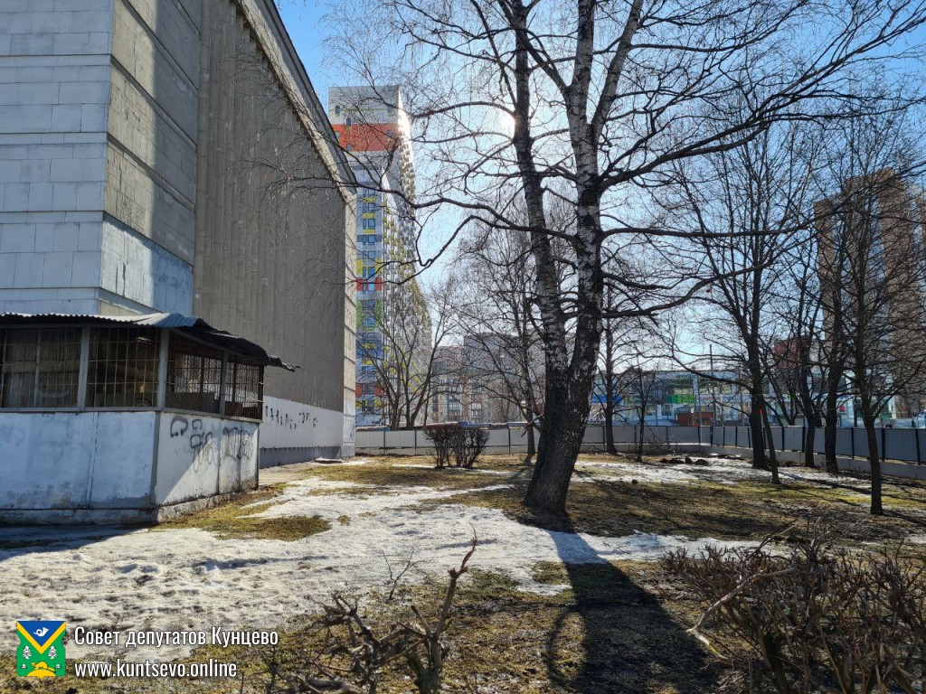 Общественная инспекция выявила нарушения на площади у Бреста 3 Общественная инспекция выявила нарушения на площади у Бреста 3