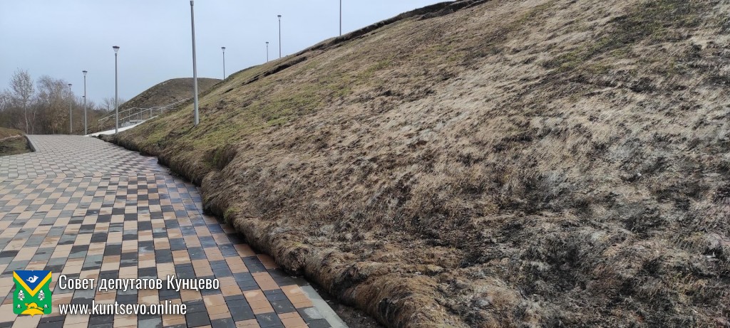 Благоустройство территории у храма «Неувядаемый Цвет» в Рублево не пережило первую же зиму. 4 Благоустройство территории у храма «Неувядаемый Цвет» в Рублево не пережило первую же зиму. 4