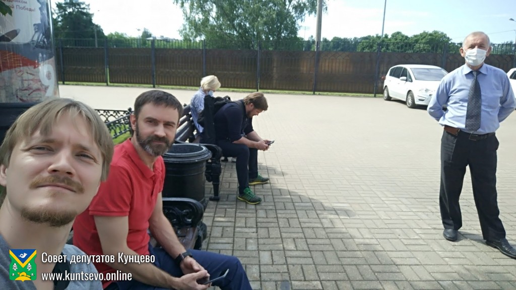 Скандалом закончилось внеочередное заседание Совета депутатов Кунцево. Скандалом закончилось внеочередное заседание Совета депутатов Кунцево.