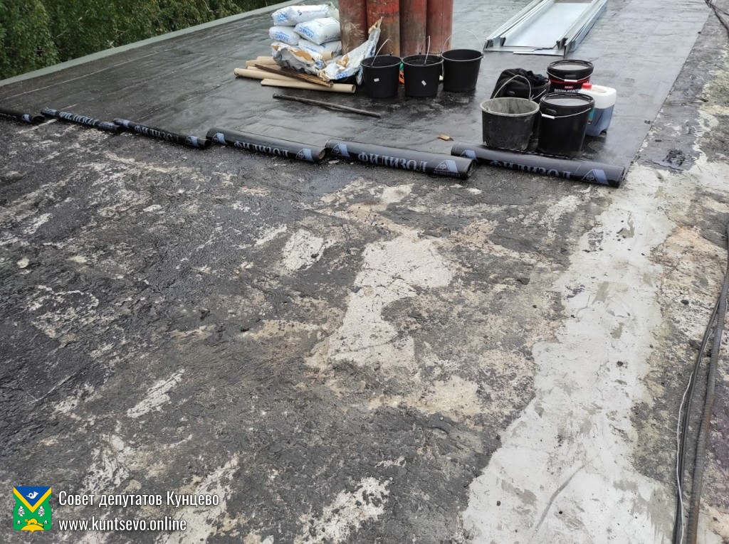 Провели проверку работ по капитальному ремонту на Новорублевской 13 1 Провели проверку работ по капитальному ремонту на Новорублевской 13 1