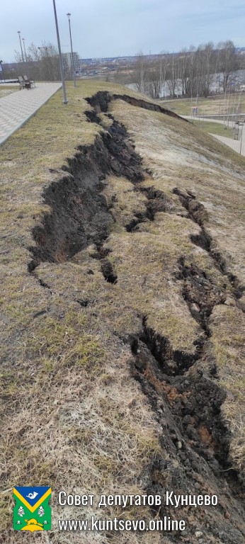 Благоустройство территории у храма «Неувядаемый Цвет» в Рублево не пережило первую же зиму. 3 Благоустройство территории у храма «Неувядаемый Цвет» в Рублево не пережило первую же зиму. 3